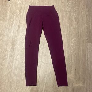 ALO YOGA maroon leggings size small